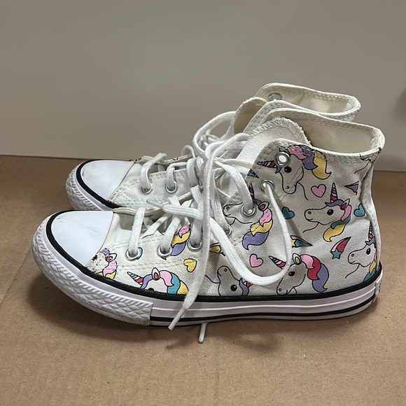 GIRLS' Converse Chuck Taylor All Star Printed Hi-Top Sneakers (Youth) sz US 2 - Picture 3 of 10